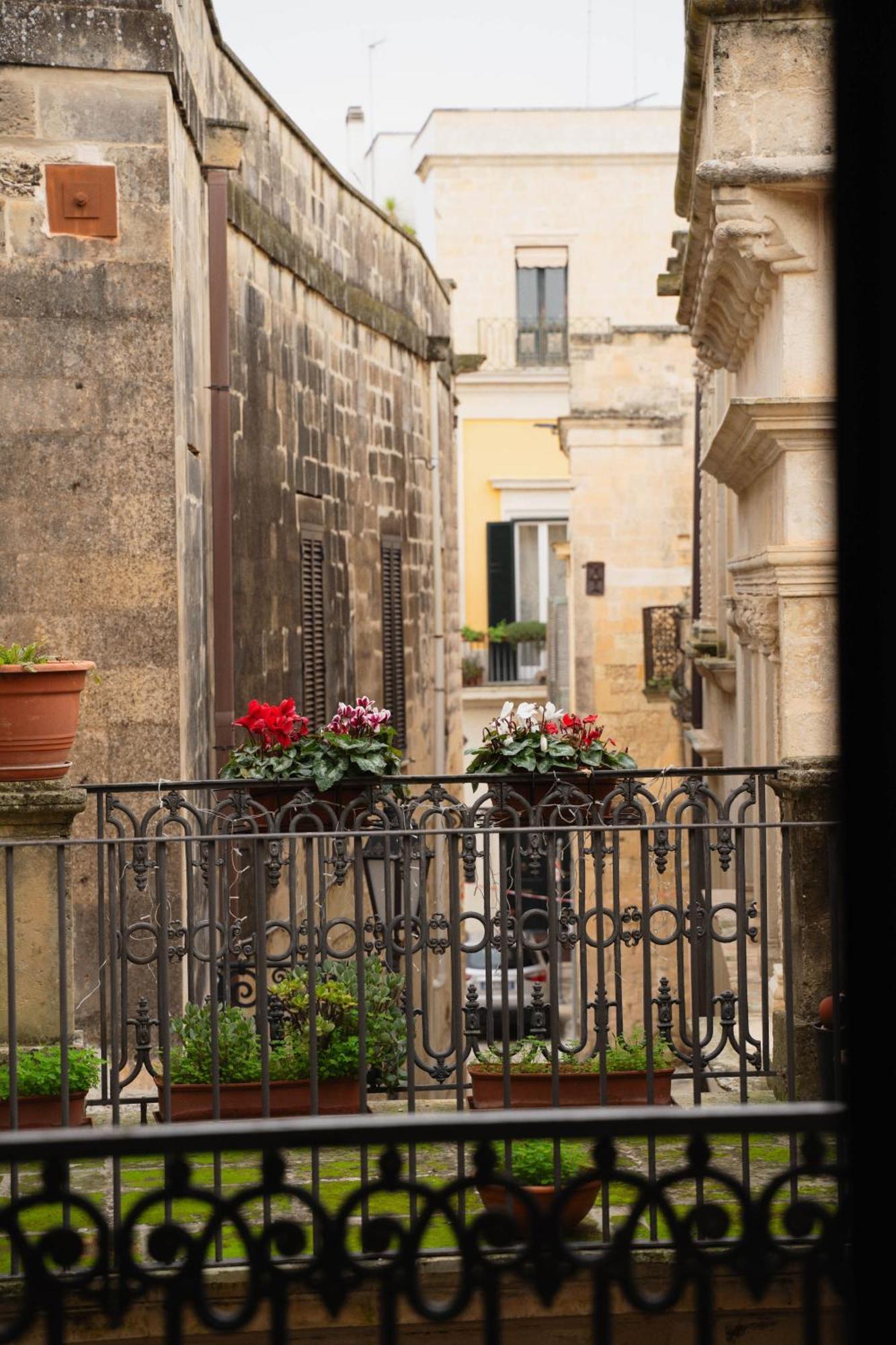 Victoria Apt - Historical Centre Lecce Bagian luar foto
